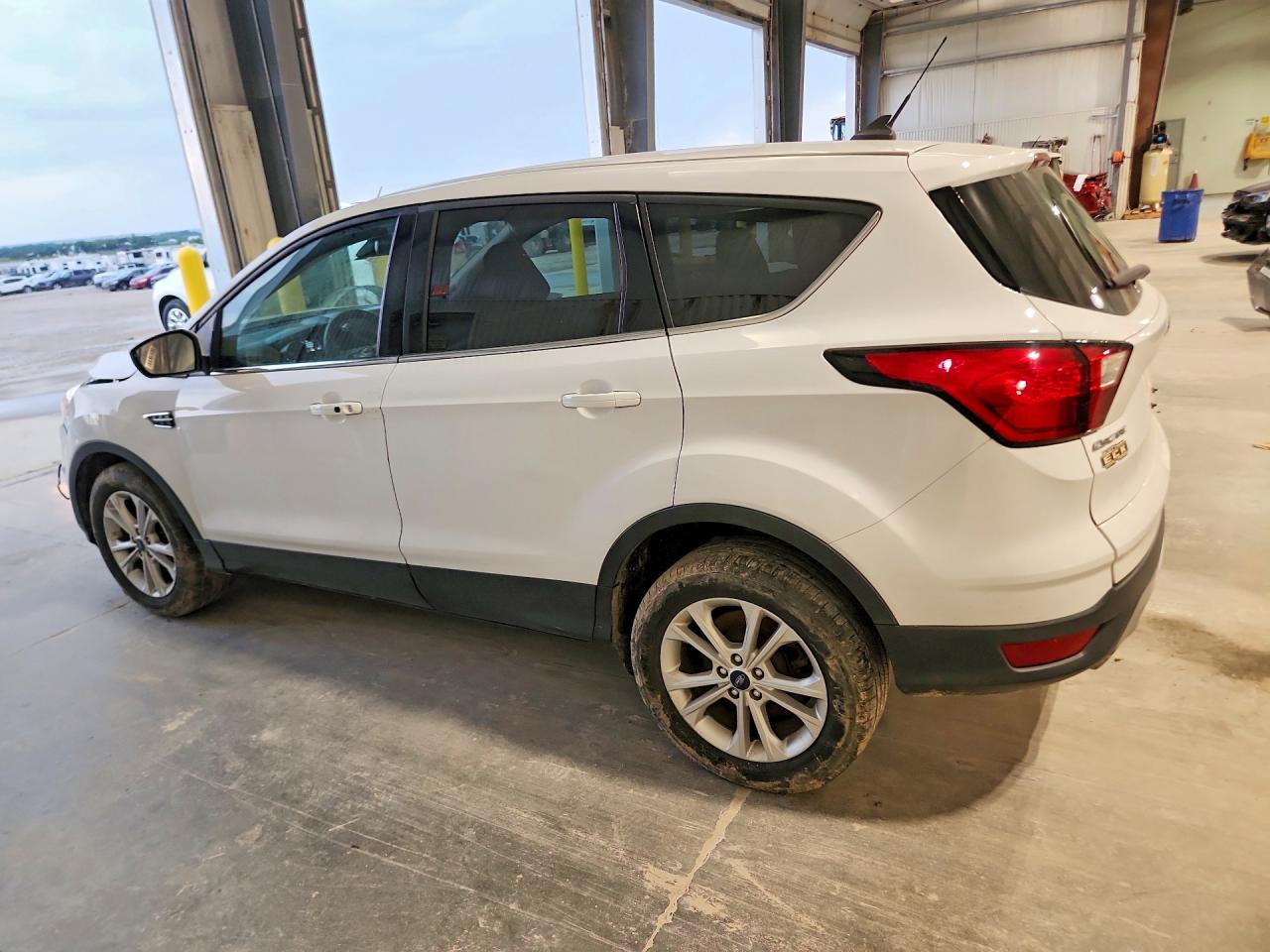 2019 FORD ESCAPE SE — снимка 2