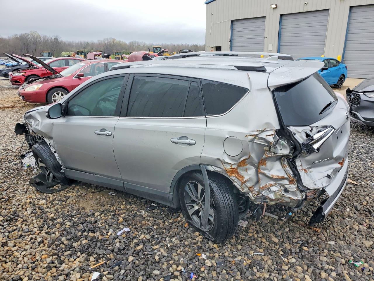 2018 TOYOTA RAV4 XLE — снимка 2