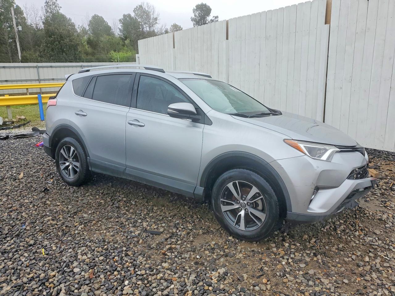 2018 TOYOTA RAV4 XLE — снимка 4