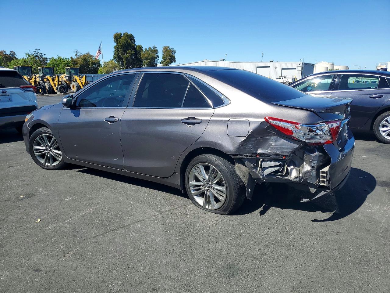2016 TOYOTA CAMRY SE — снимка 2