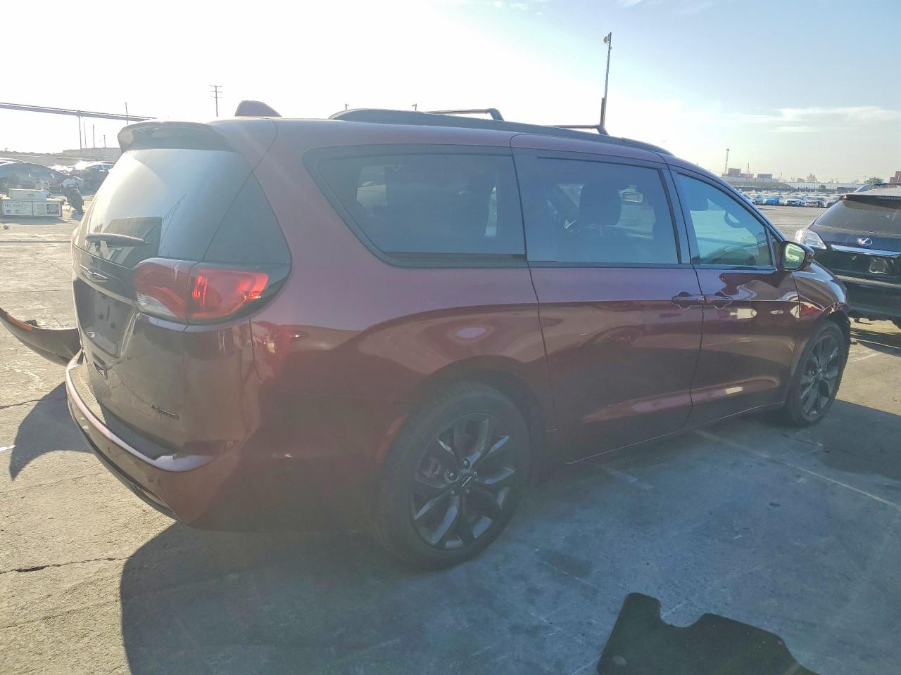 2019 CHRYSLER PACIFICA LIMITED — снимка 3