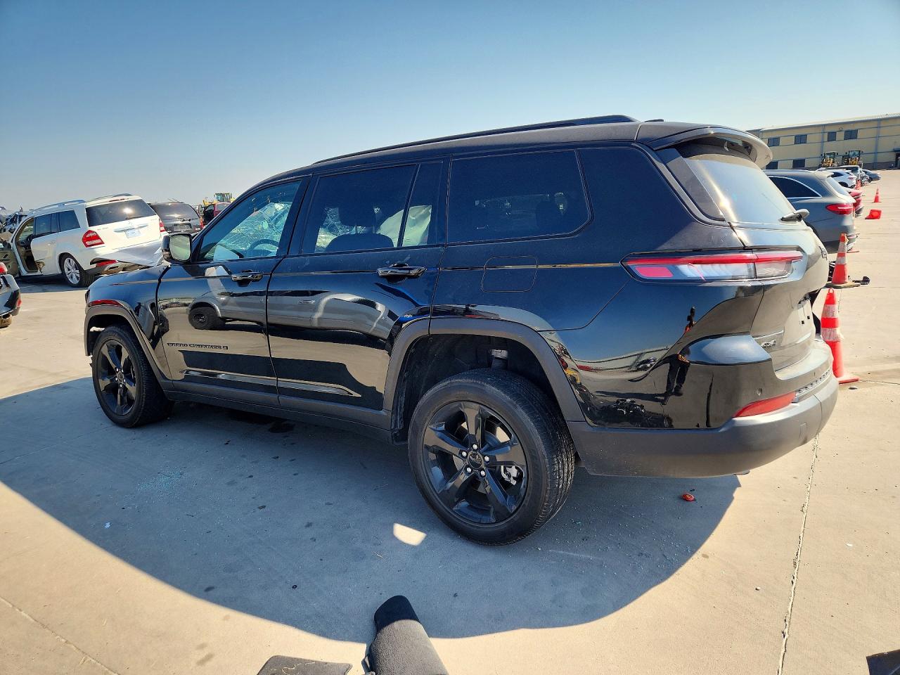2024 JEEP GRAND CHEROKEE L LAREDO — снимка 2