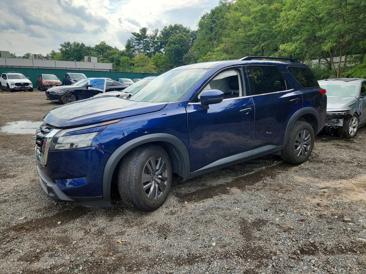 2025 NISSAN PATHFINDER SV