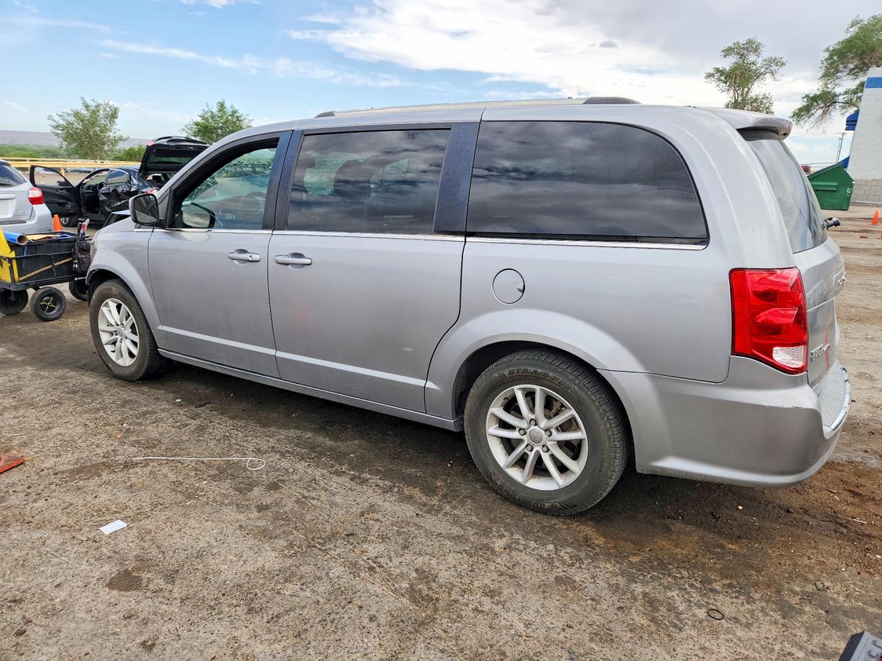 2018 DODGE GRAND CARAVAN SXT — снимка 2
