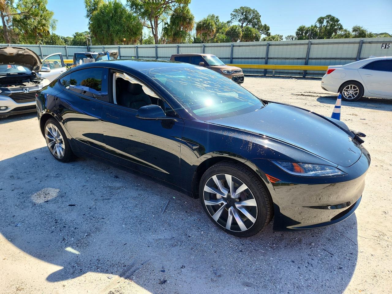 2026 TESLA MODEL 3 — снимка 4