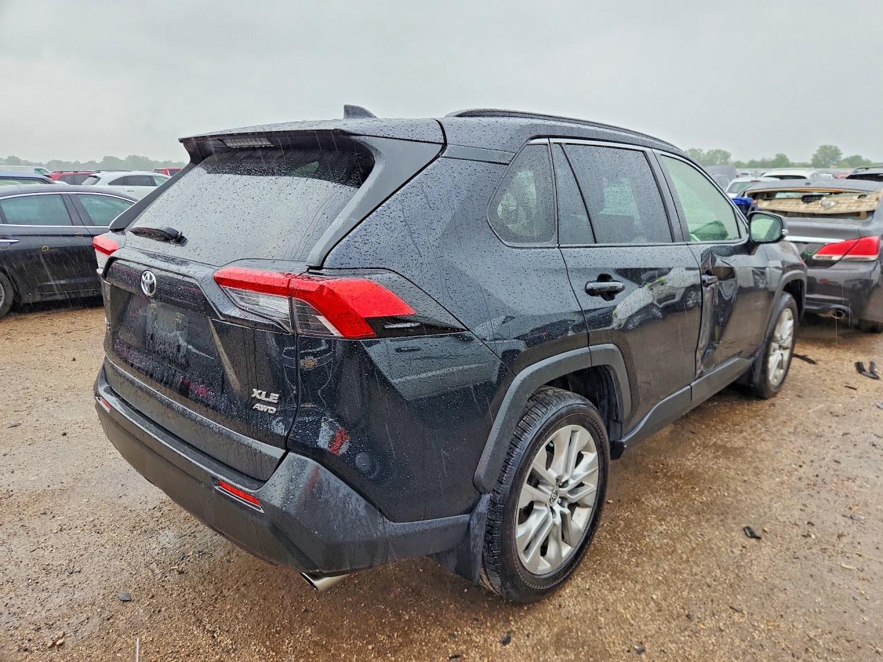 2021 TOYOTA RAV4 XLE PREMIUM — снимка 3