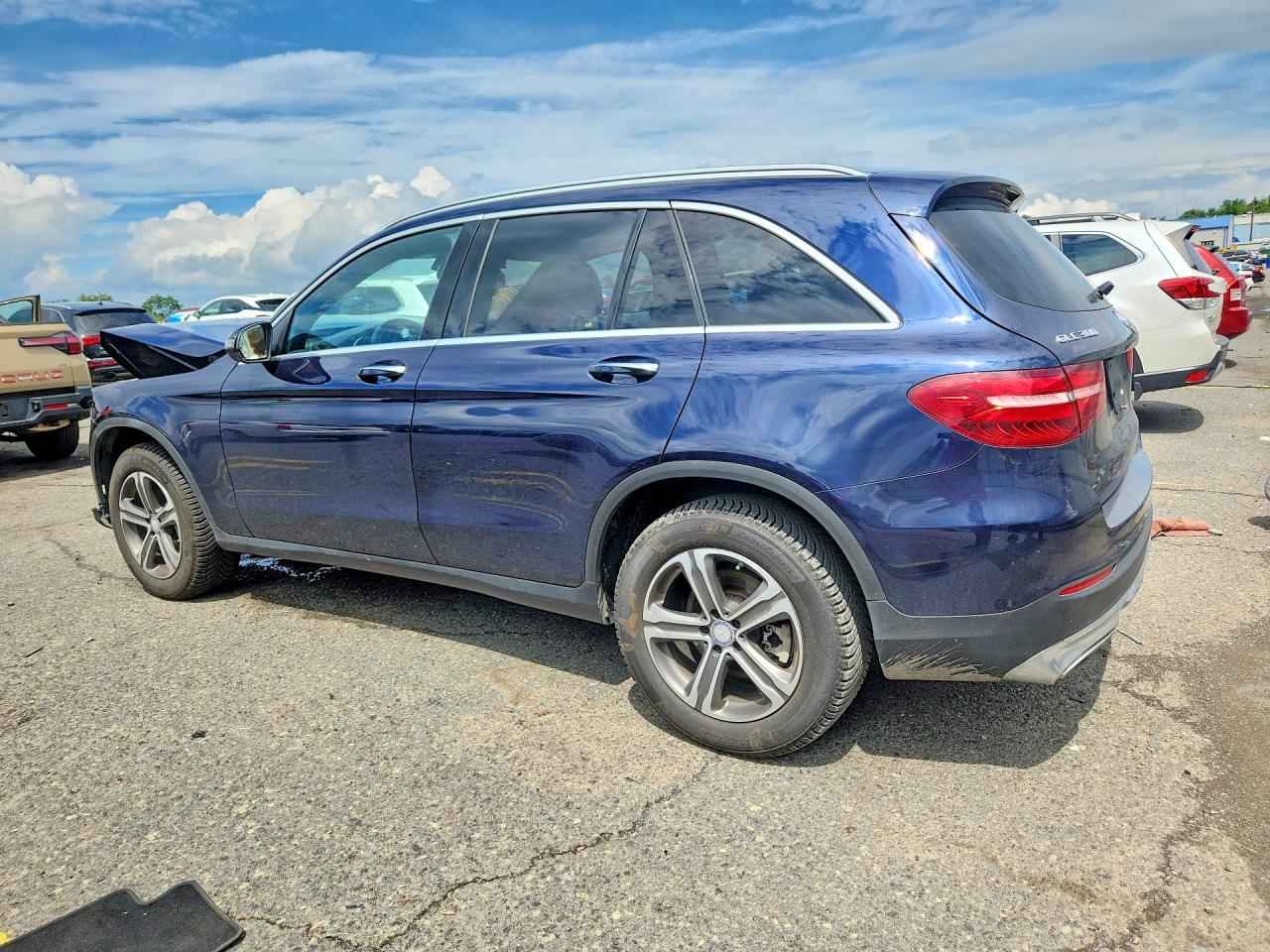 2017 MERCEDES-BENZ GLC 300 4MATIC — снимка 2