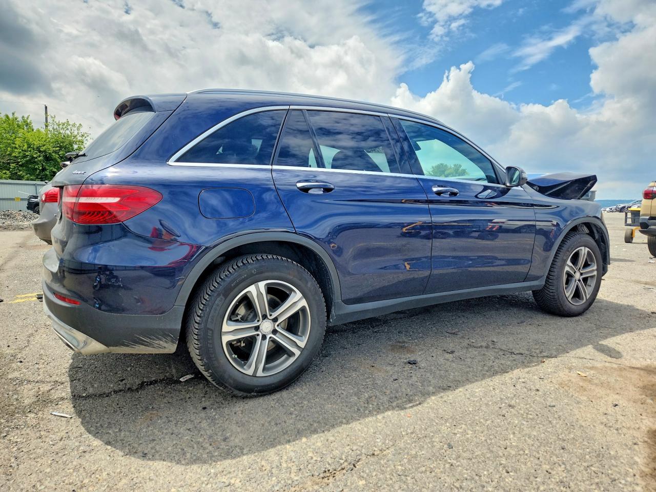 2017 MERCEDES-BENZ GLC 300 4MATIC — снимка 3