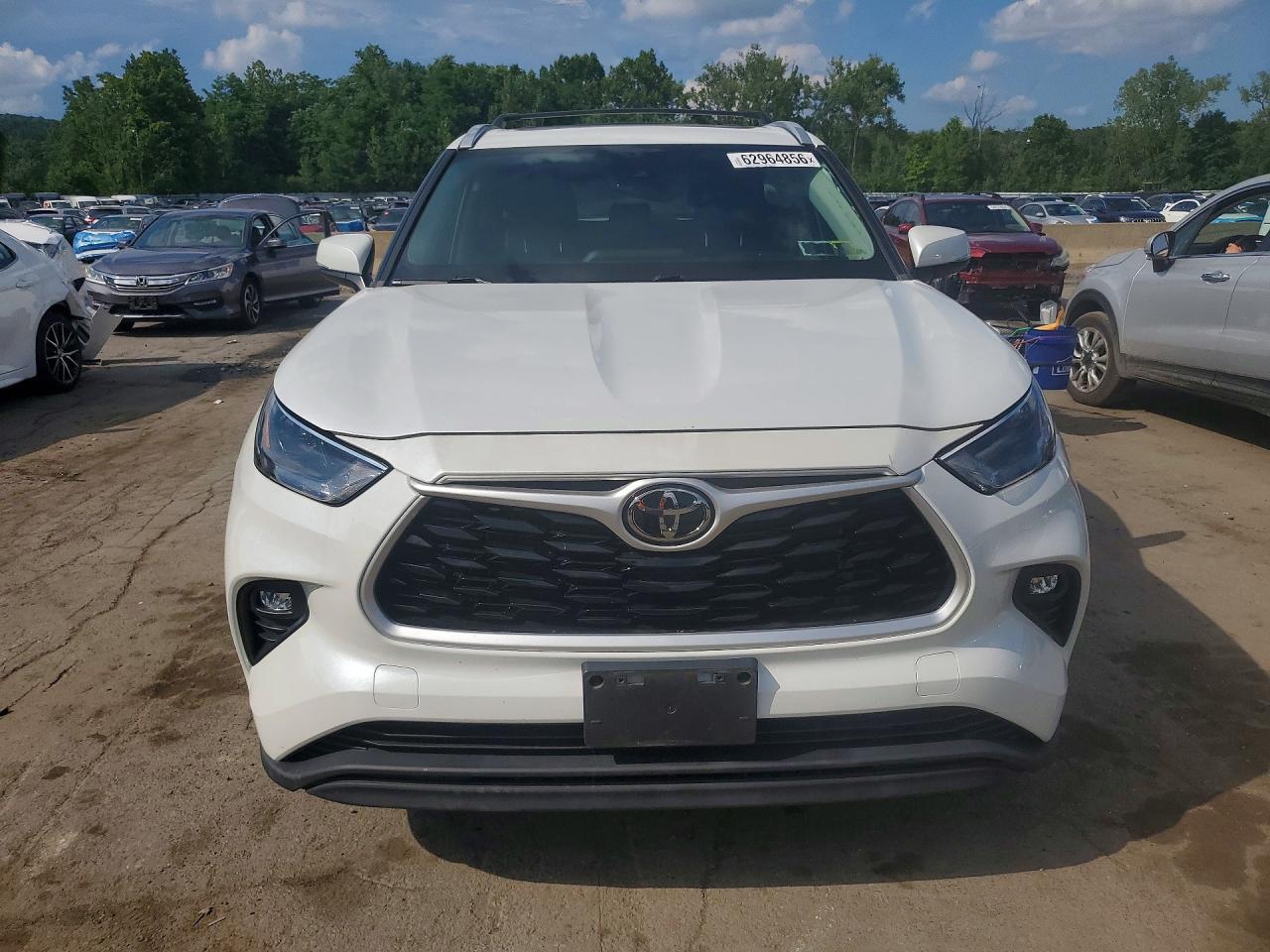 2022 TOYOTA HIGHLANDER XLE — снимка 5