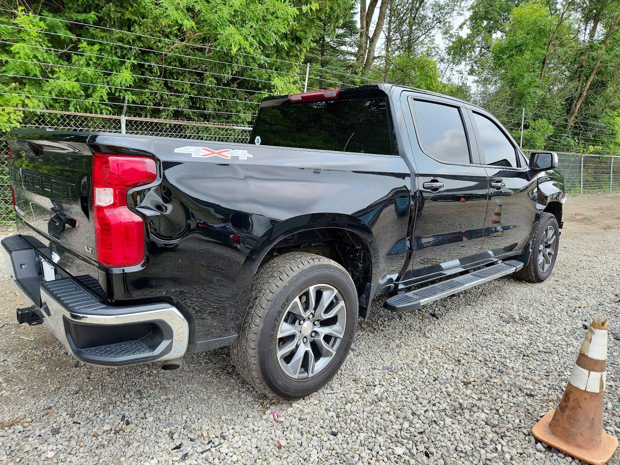 2023 CHEVROLET SILVERADO K1500 LT-L — снимка 3