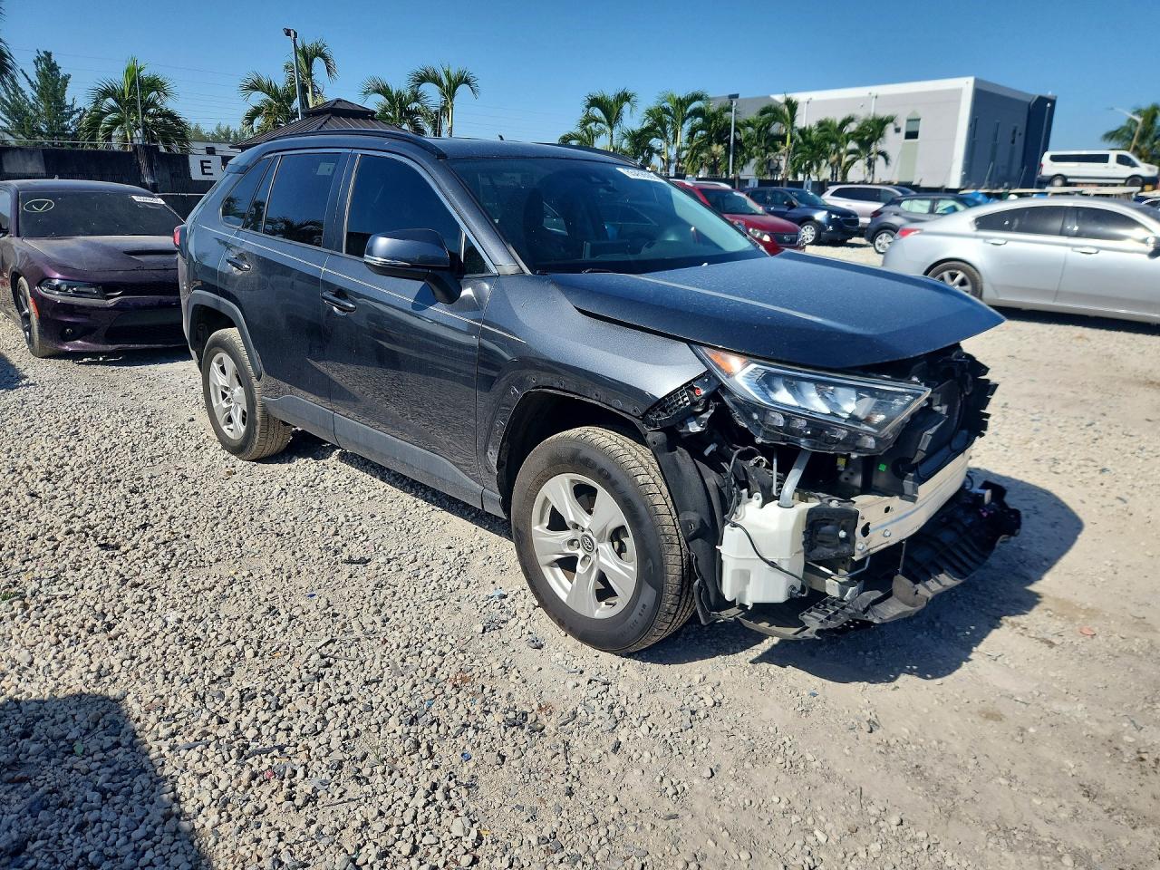 2020 TOYOTA RAV4 XLE — снимка 4