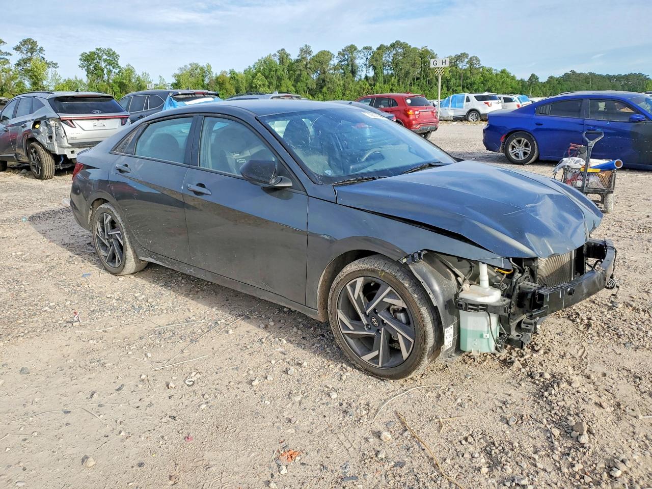 2025 HYUNDAI ELANTRA SEL SPORT — снимка 4