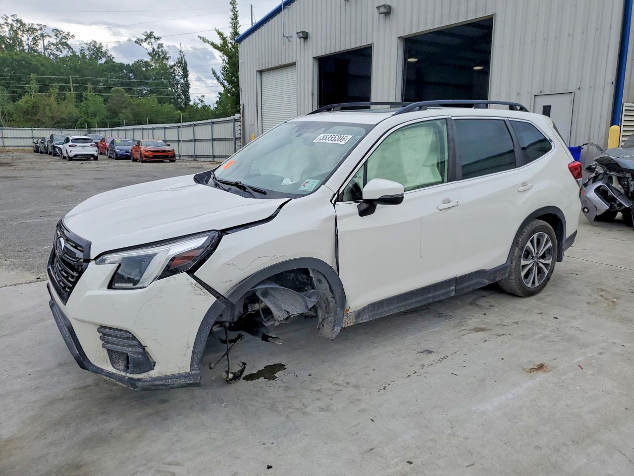 2022 SUBARU FORESTER LIMITED