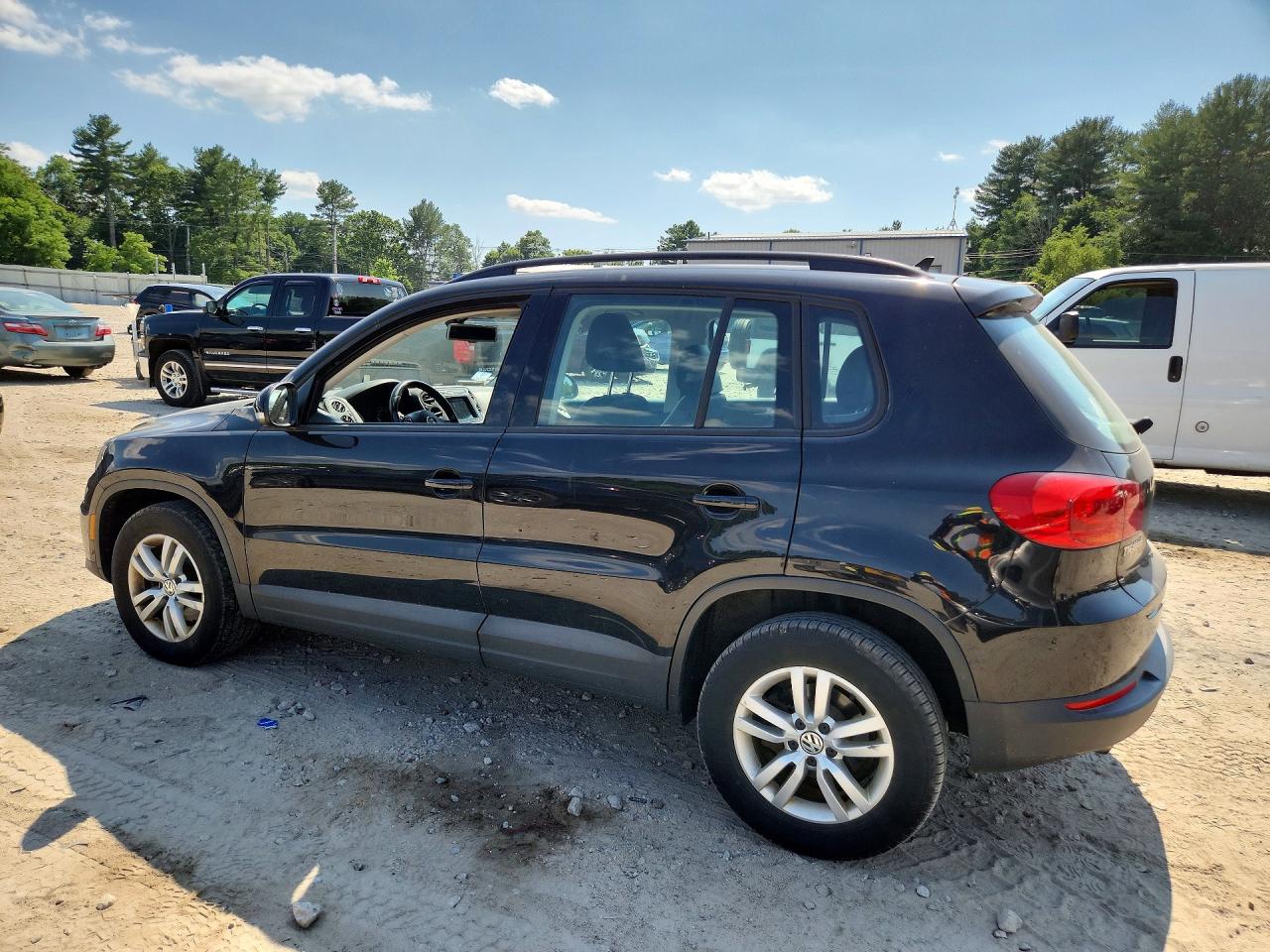 2017 VOLKSWAGEN TIGUAN S — снимка 2