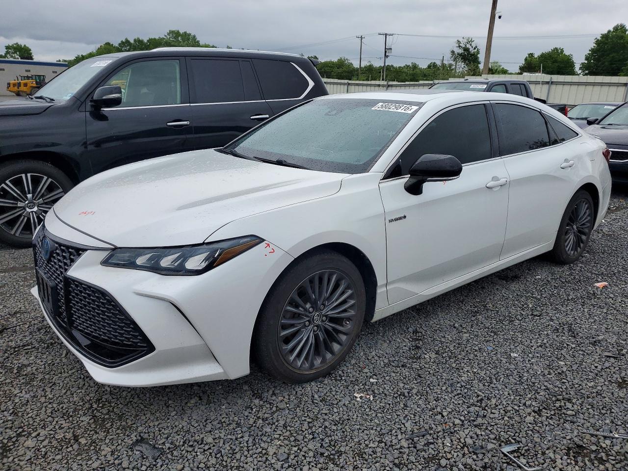 2019 TOYOTA AVALON HYBRID XSE