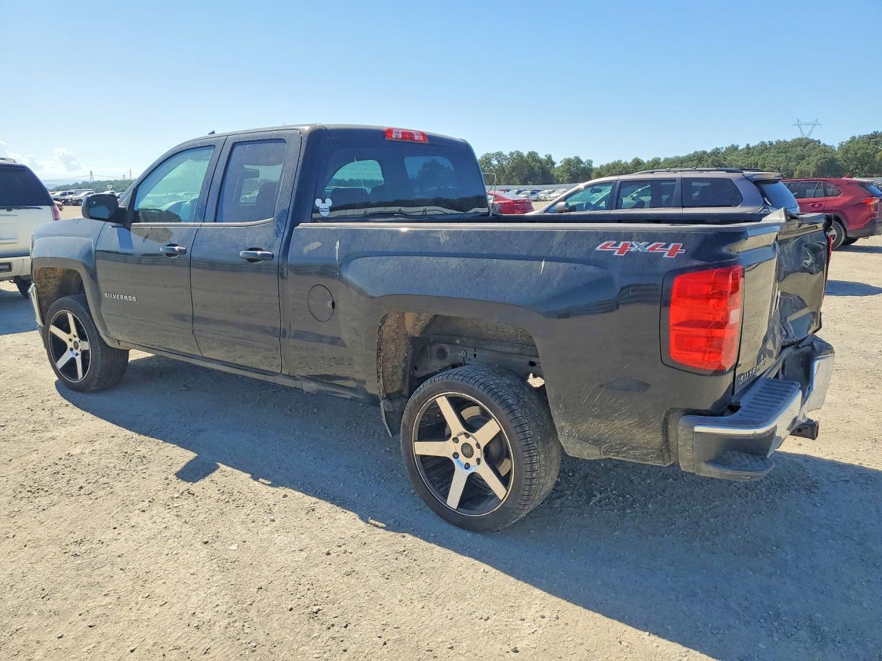 2017 CHEVROLET SILVERADO K1500 LT — снимка 2