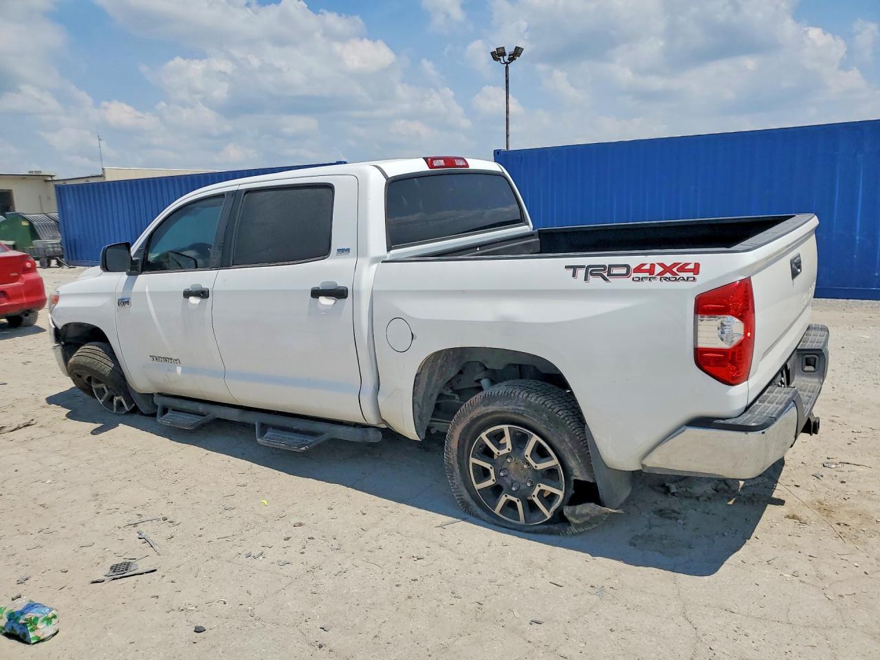2016 TOYOTA TUNDRA SR5 — снимка 2