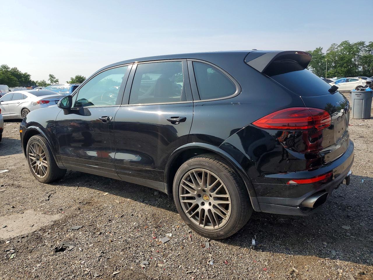 2017 PORSCHE CAYENNE — снимка 2