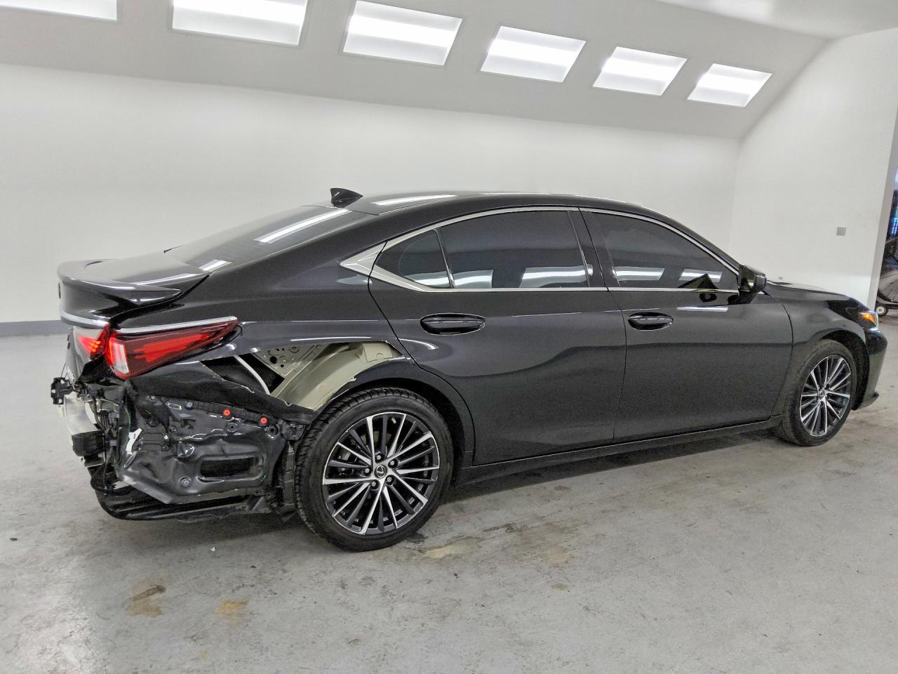 2025 LEXUS ES 300H BASE — снимка 3