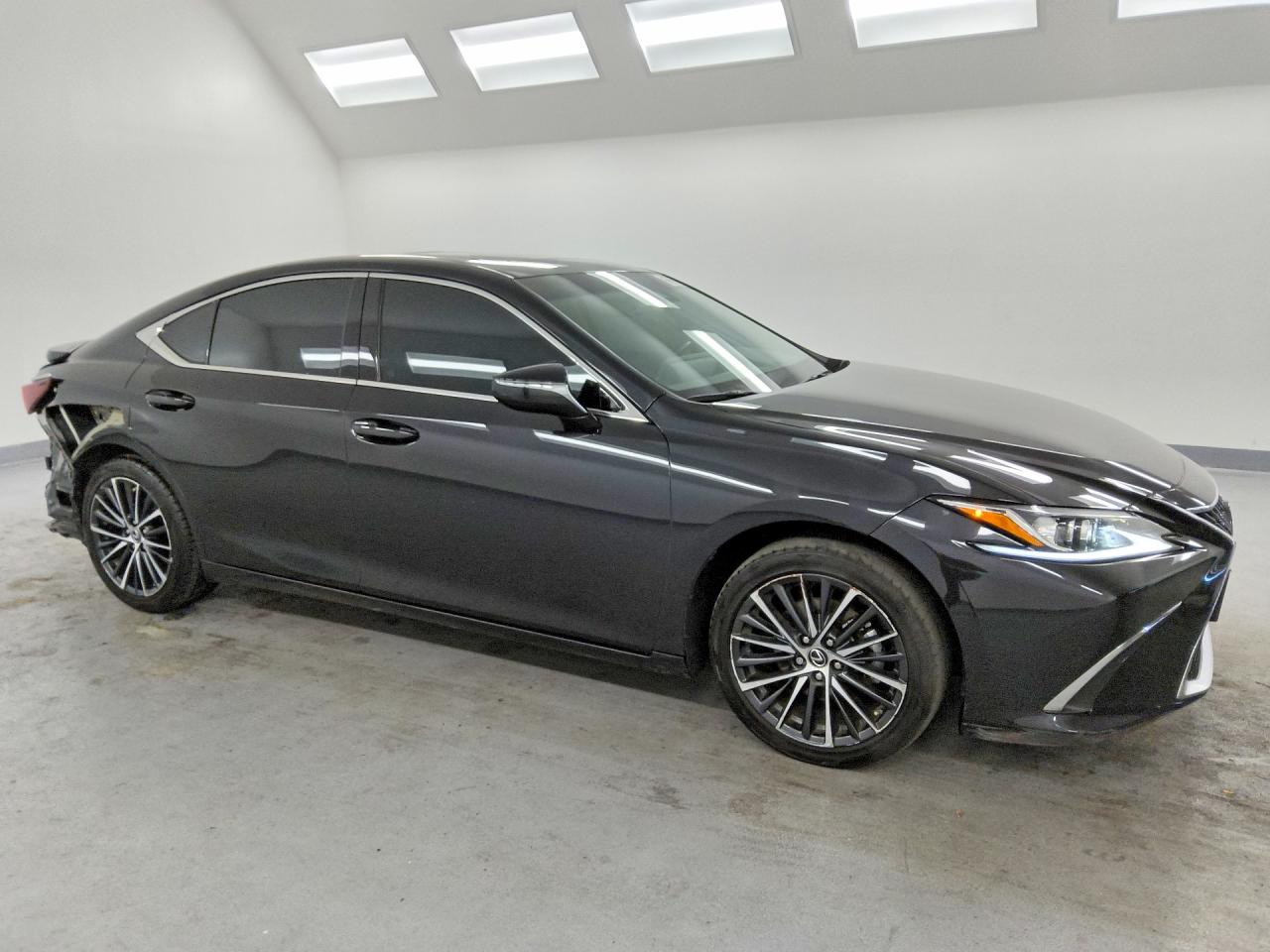 2025 LEXUS ES 300H BASE — снимка 4