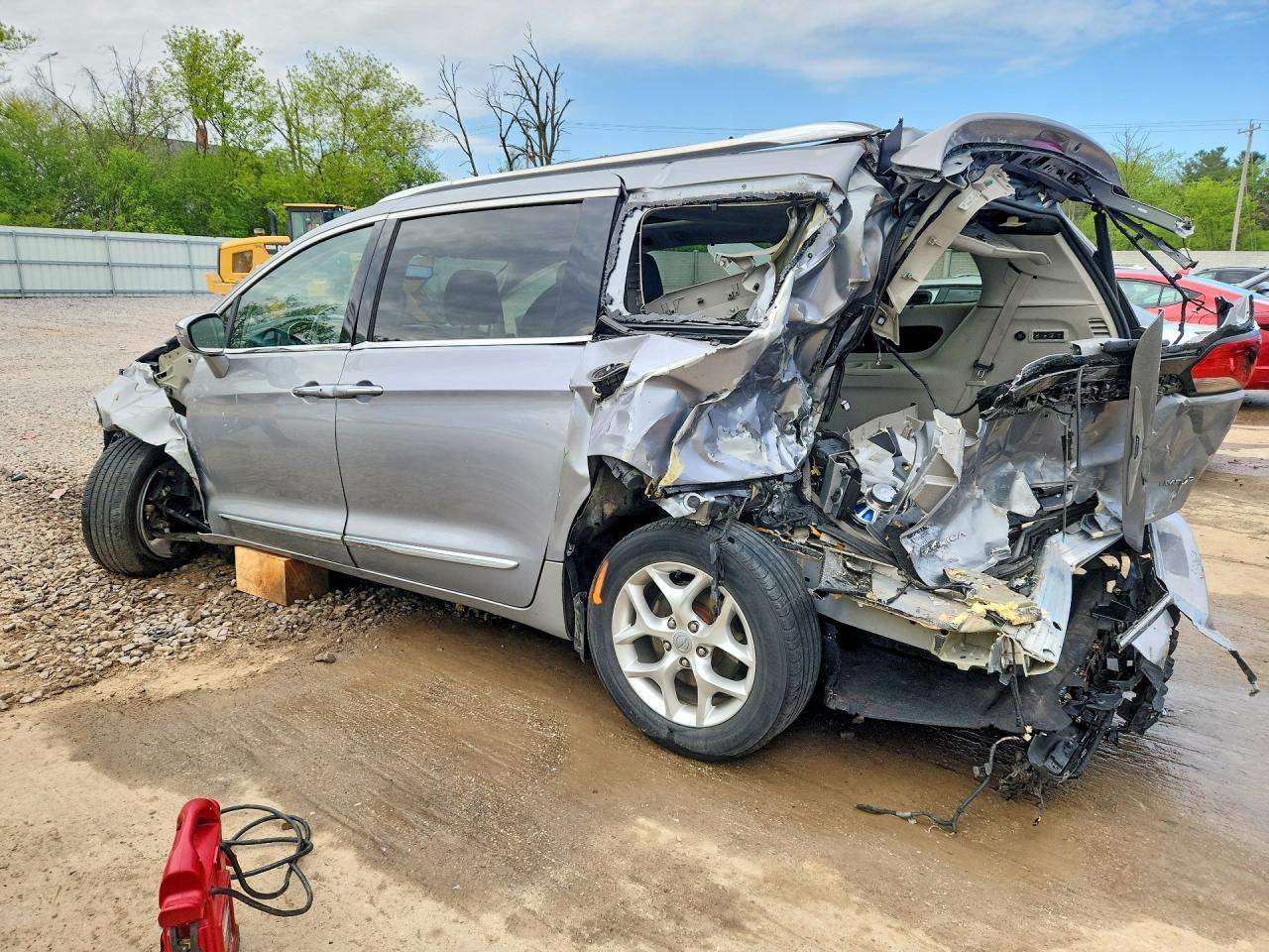2020 CHRYSLER PACIFICA LIMITED — снимка 2