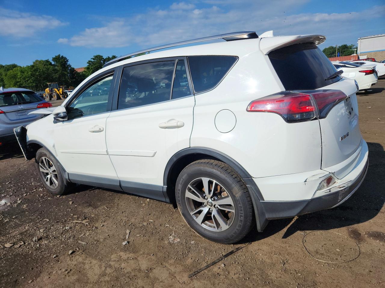2017 TOYOTA RAV4 XLE — снимка 2