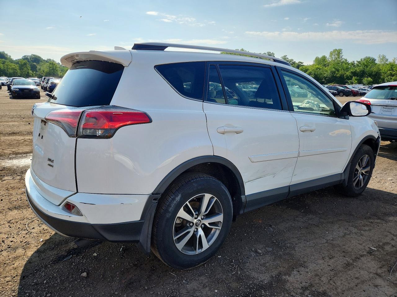 2017 TOYOTA RAV4 XLE — снимка 3