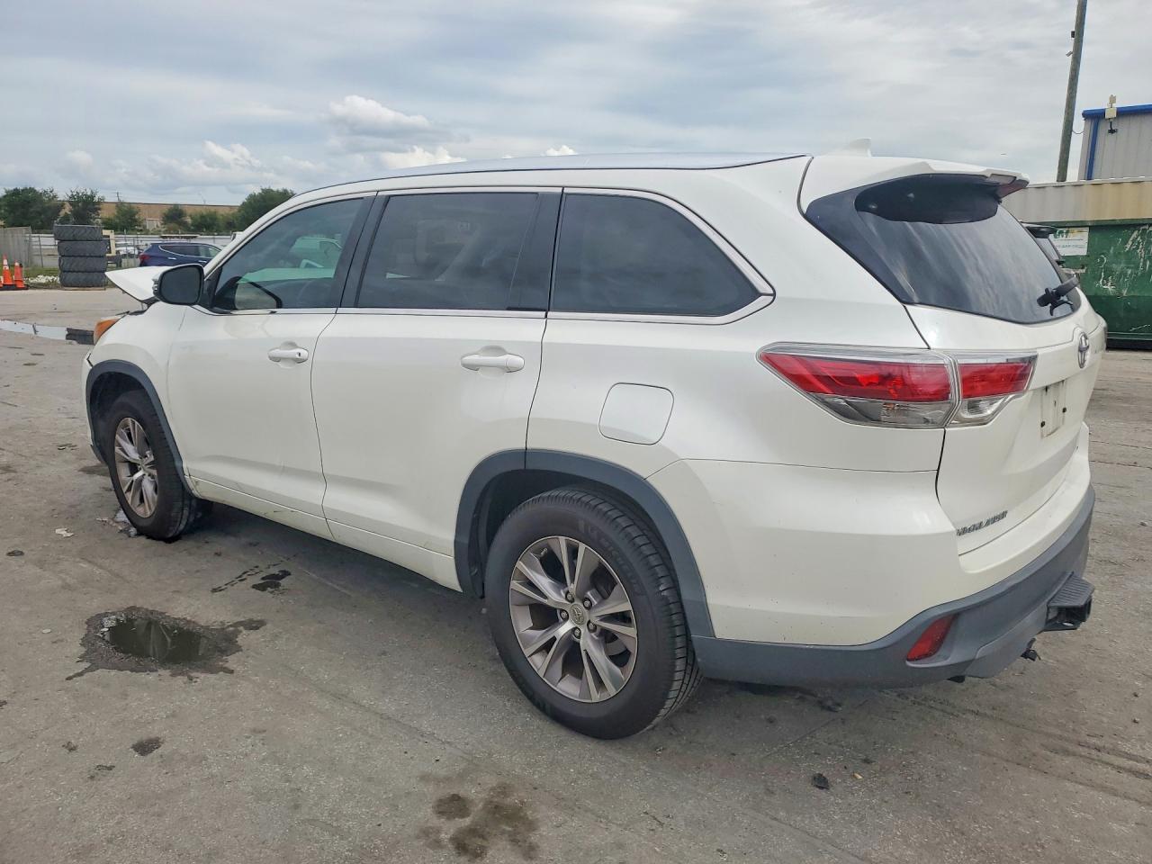 2015 TOYOTA HIGHLANDER XLE — снимка 2