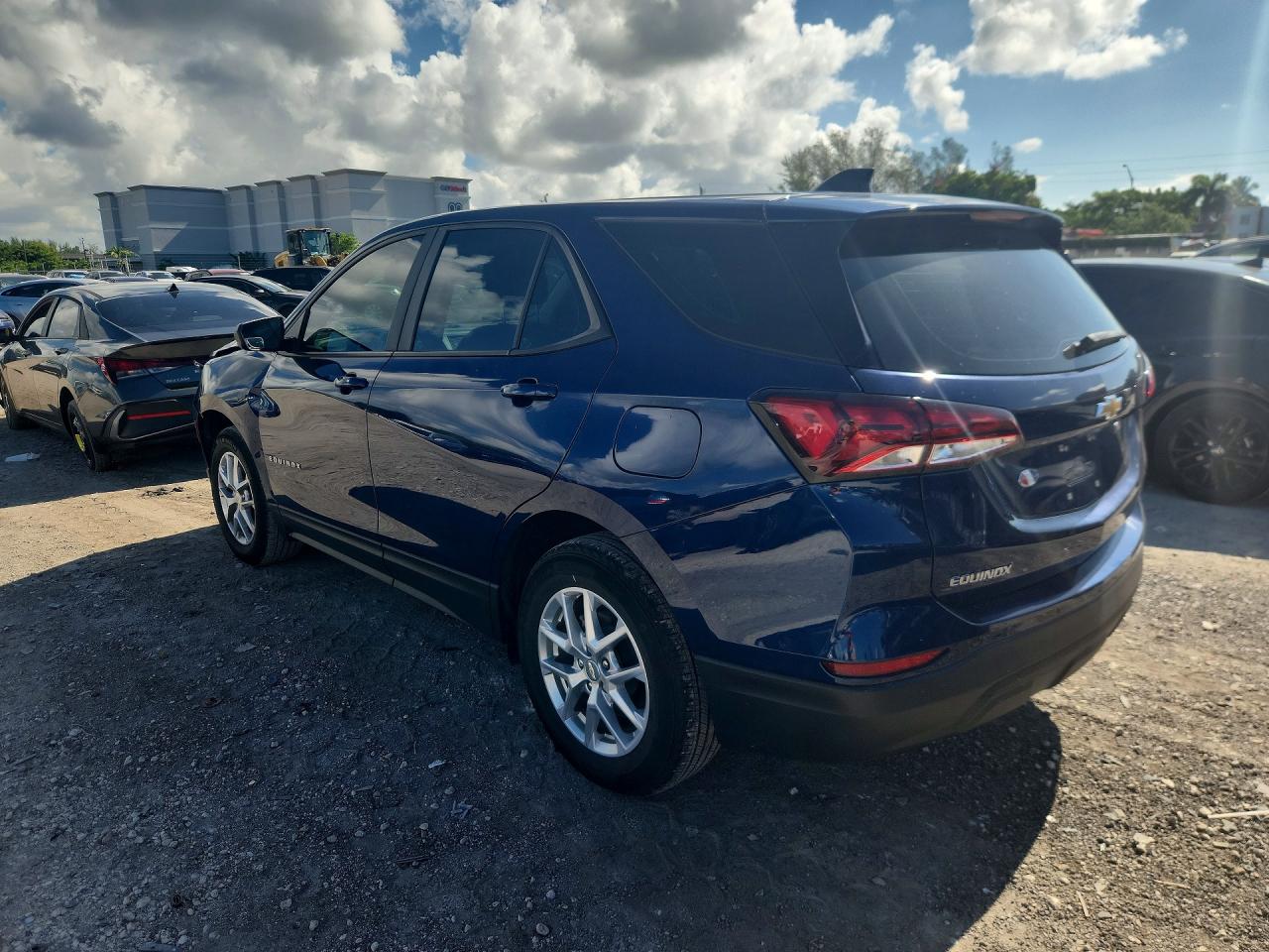 2023 CHEVROLET EQUINOX LS — снимка 2