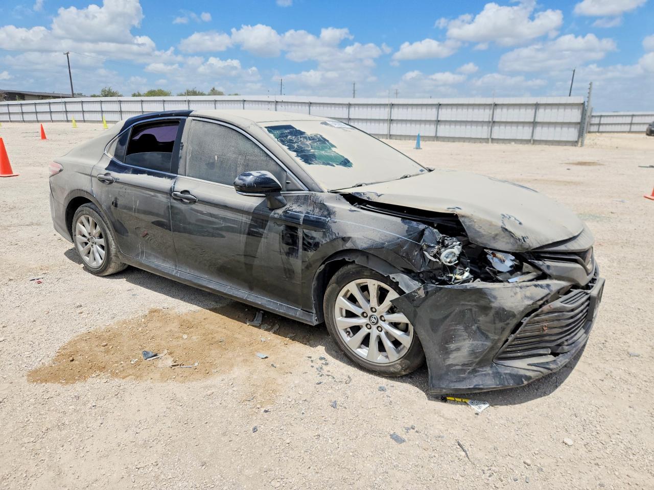 2019 TOYOTA CAMRY LE — снимка 4