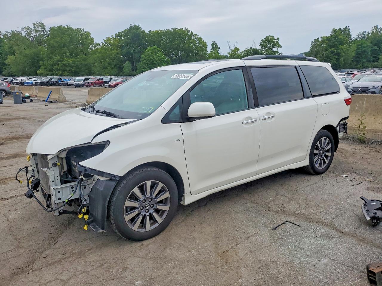 2020 TOYOTA SIENNA XLE 7-PASSENGER