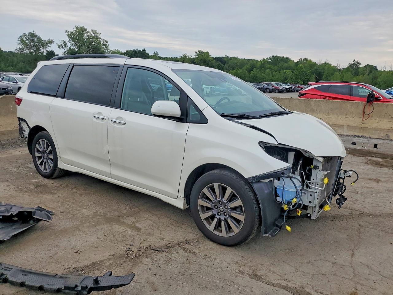 2020 TOYOTA SIENNA XLE 7-PASSENGER — снимка 4