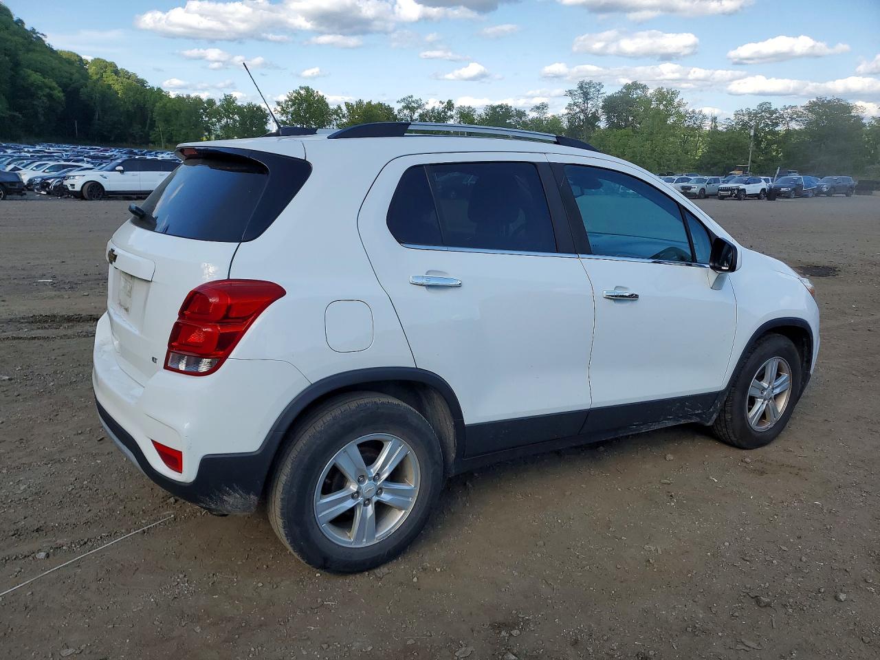 2017 CHEVROLET TRAX 1LT — снимка 3