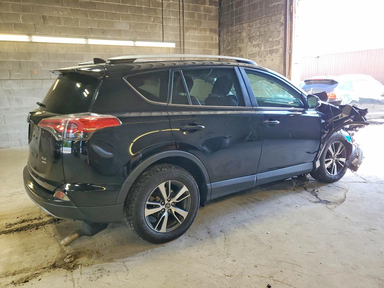 2018 TOYOTA RAV4 XLE — снимка 3