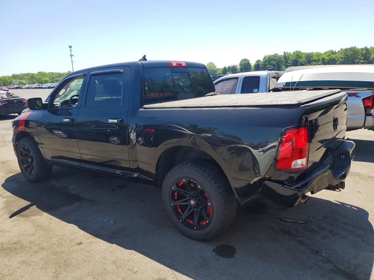 2015 RAM 1500 SLT — снимка 2
