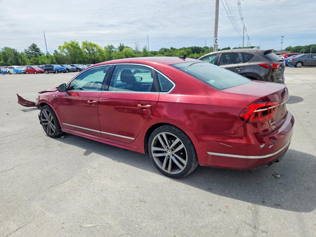 2017 VOLKSWAGEN PASSAT R-LINE — снимка 2