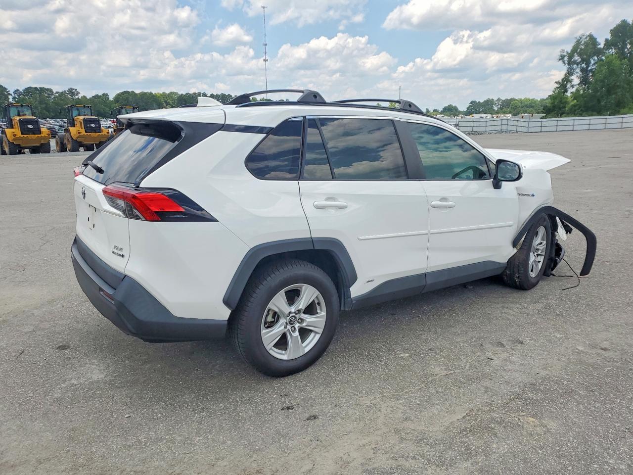 2020 TOYOTA RAV4 HYBRID XLE — снимка 3