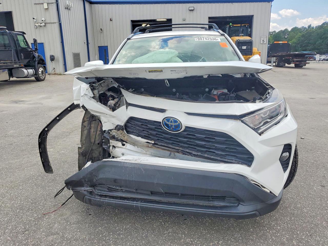 2020 TOYOTA RAV4 HYBRID XLE — снимка 5