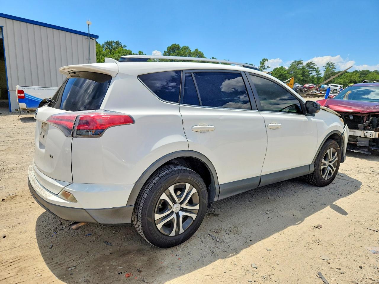 2017 TOYOTA RAV4 LE — снимка 3