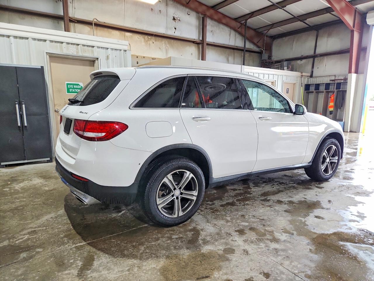 2017 MERCEDES-BENZ GLC 300 4MATIC — снимка 3