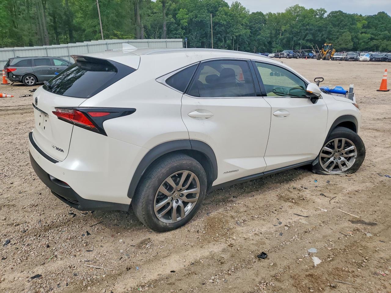 2016 LEXUS NX 300H — снимка 3