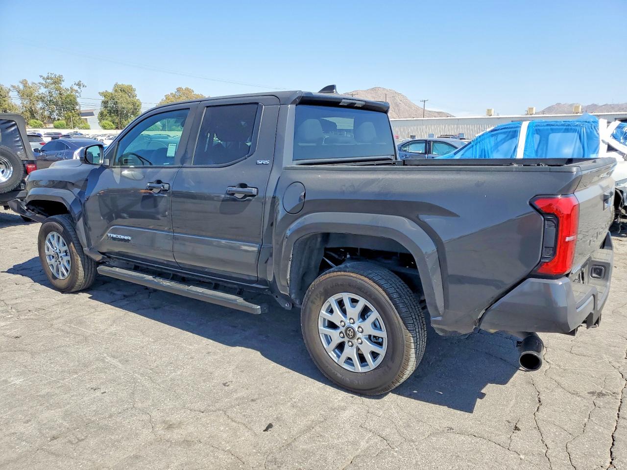 2025 TOYOTA TACOMA SR5 — снимка 2