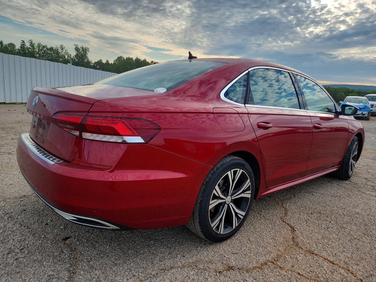 2021 VOLKSWAGEN PASSAT SE — снимка 3