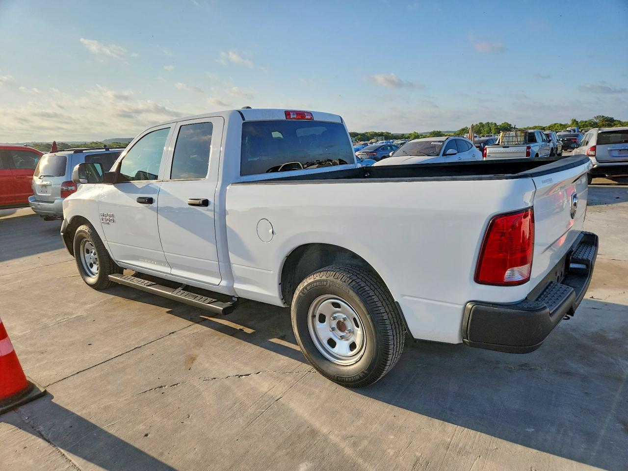 2022 RAM 1500 CLASSIC TRADESMAN — снимка 2