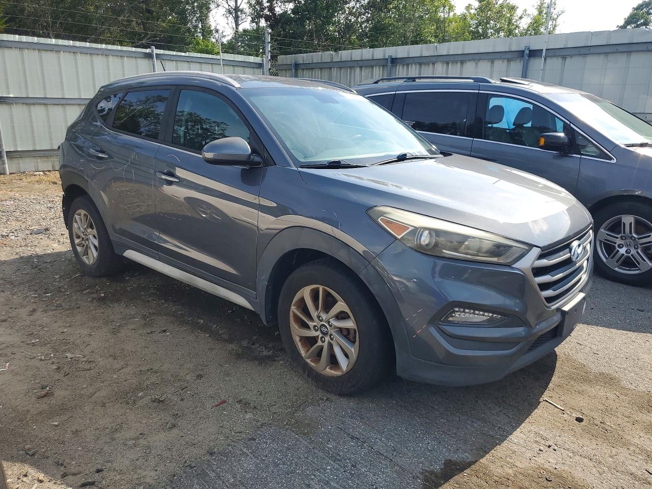 2017 HYUNDAI TUCSON SE — снимка 4
