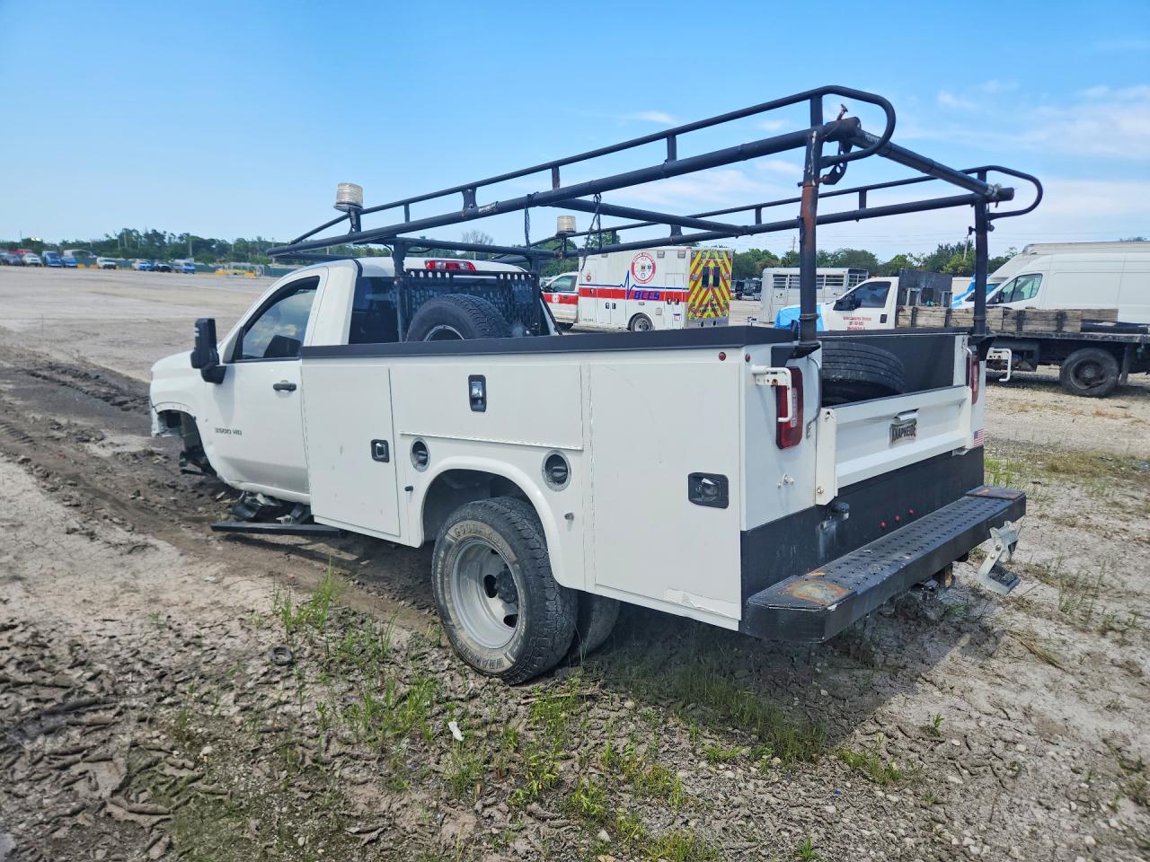 2023 CHEVROLET SILVERADO K3500 — снимка 2