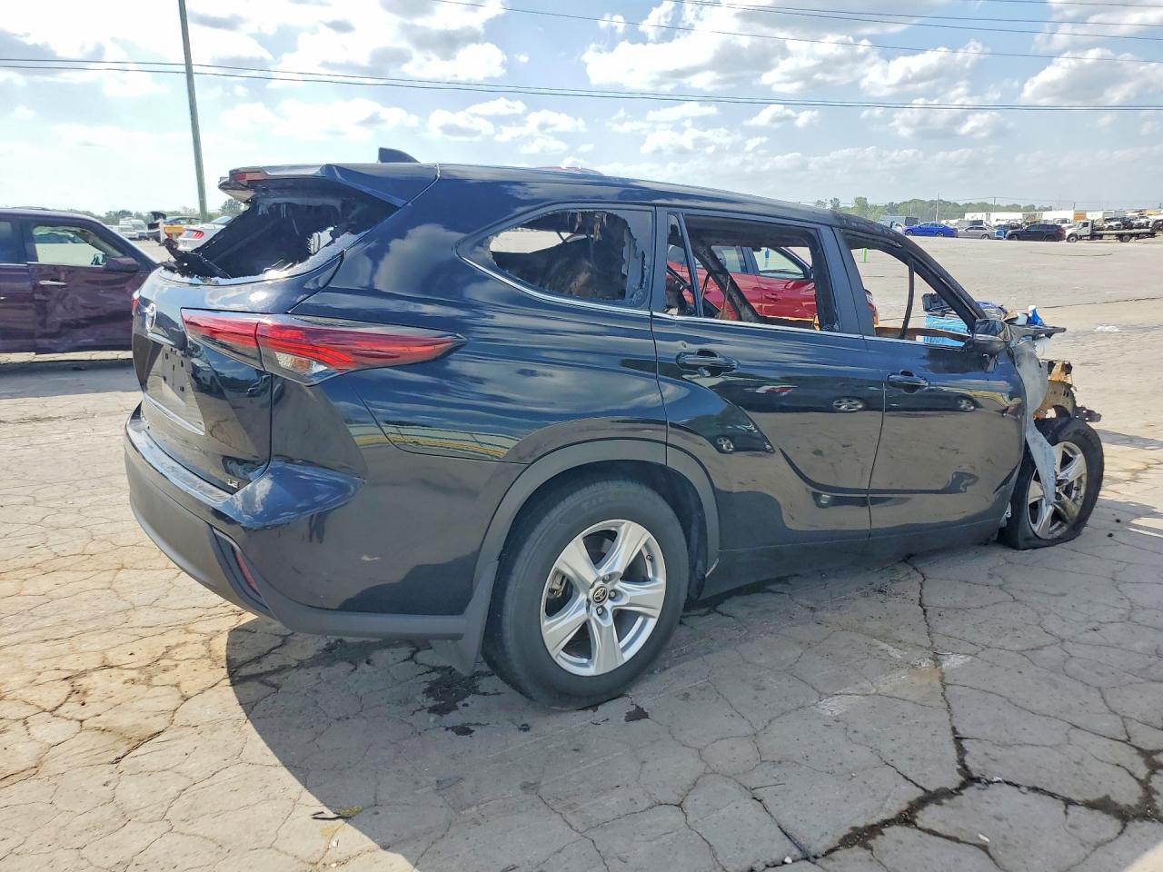 2024 TOYOTA HIGHLANDER LE — снимка 3