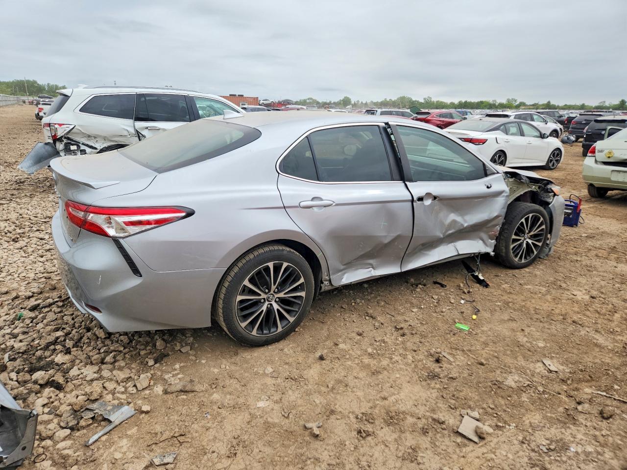 2020 TOYOTA CAMRY SE — снимка 3