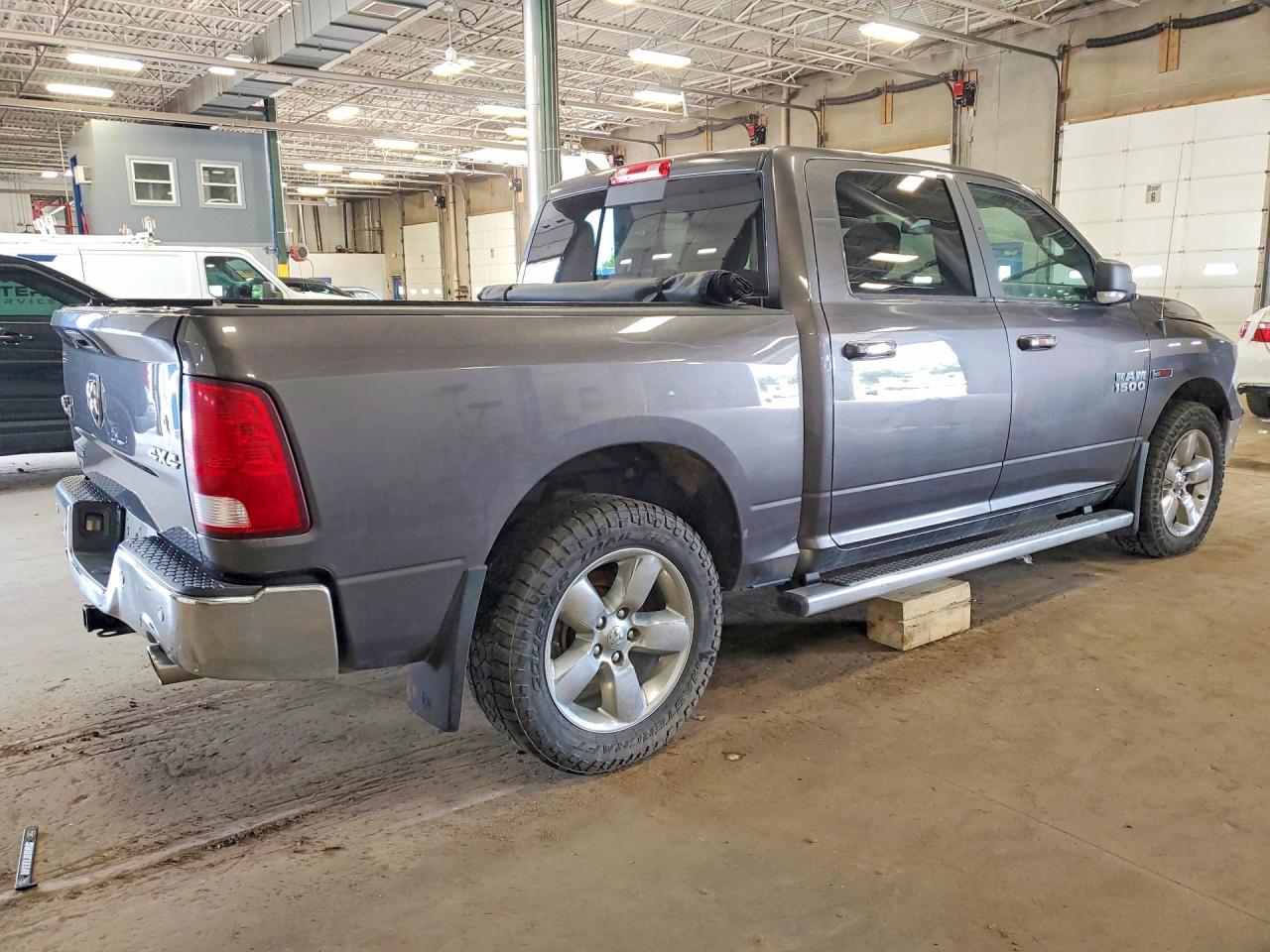 2018 RAM 1500 SLT — снимка 3