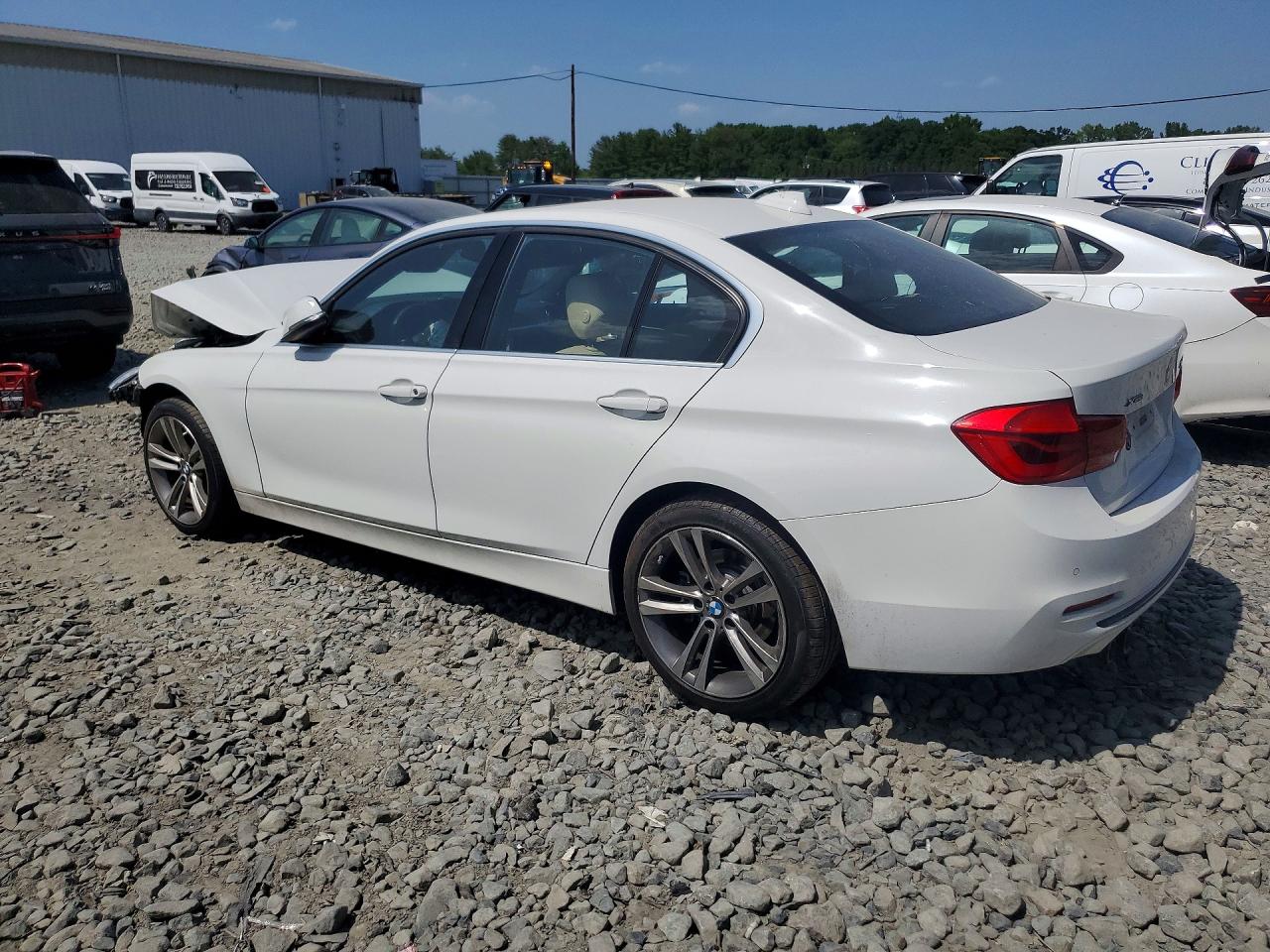 2018 BMW 330 — снимка 2